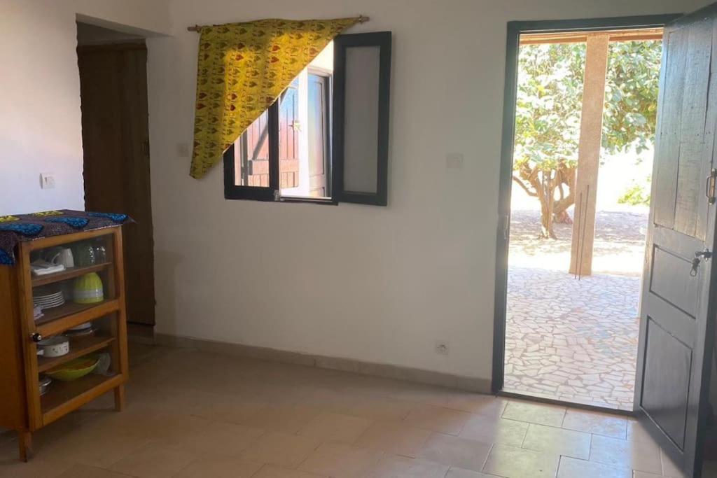 Petite Maison En Bord De Mer Palmarin Nguedj ภายนอก รูปภาพ
