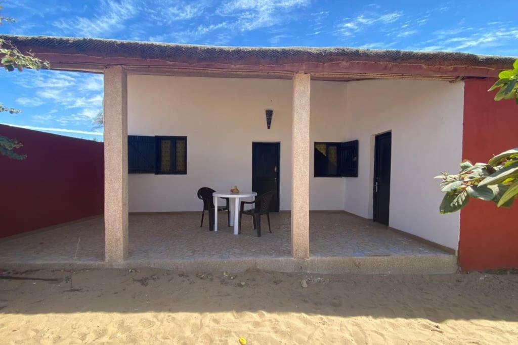 Petite Maison En Bord De Mer Palmarin Nguedj ภายนอก รูปภาพ